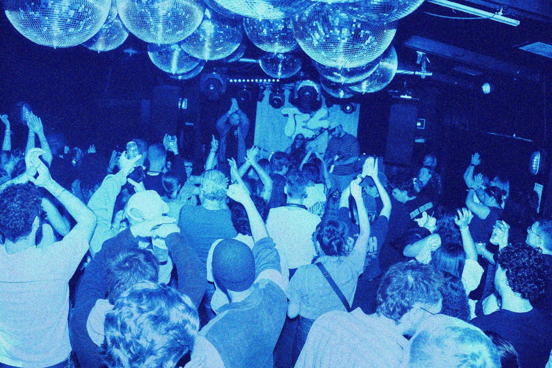 TEZ live in London